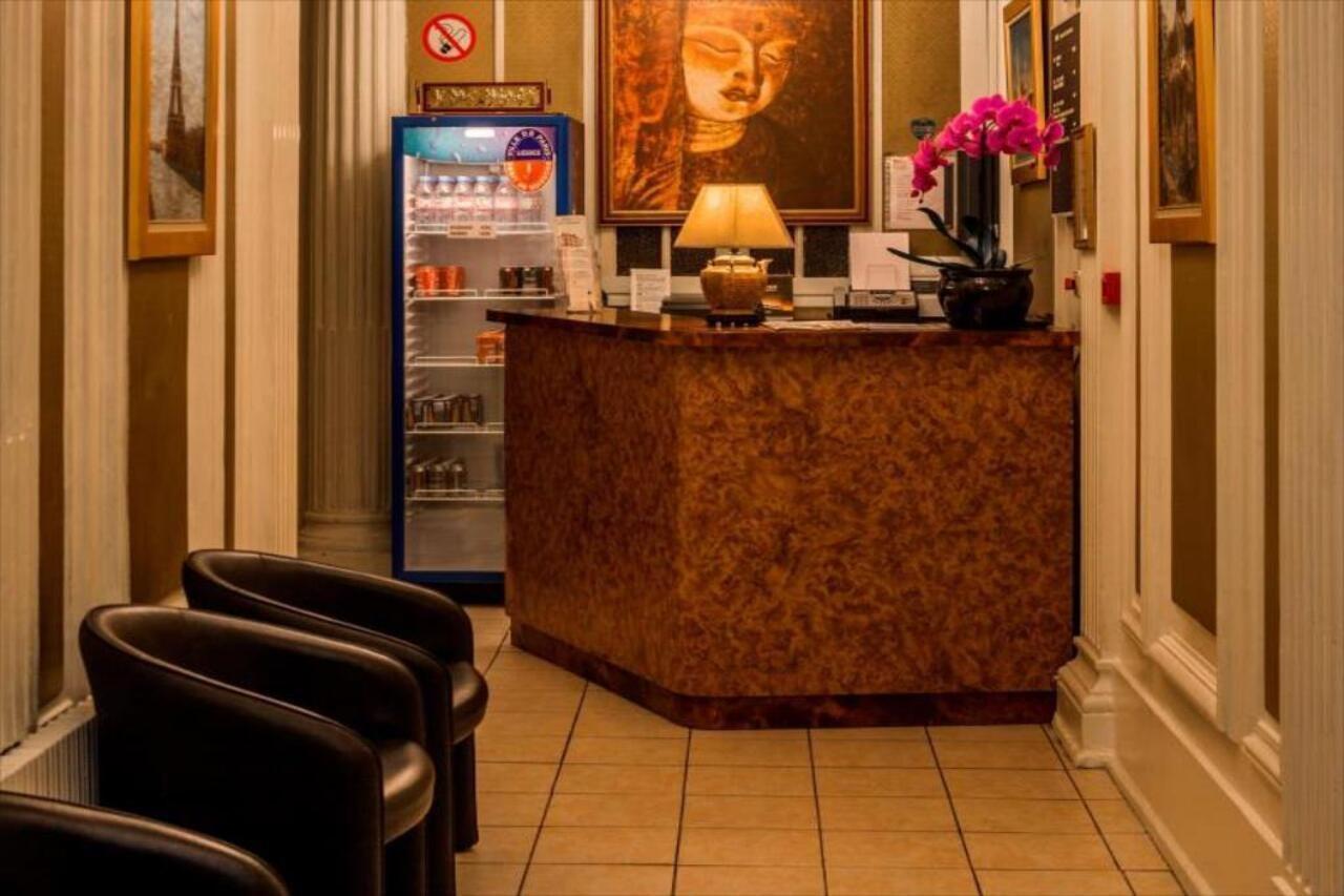Hotel Des 3 Nations Париж Екстериор снимка