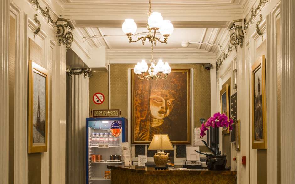 Hotel Des 3 Nations Париж Екстериор снимка