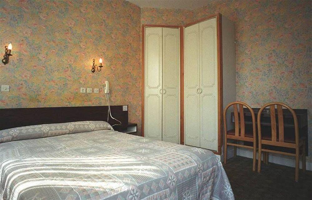 Hotel Des 3 Nations Париж Екстериор снимка