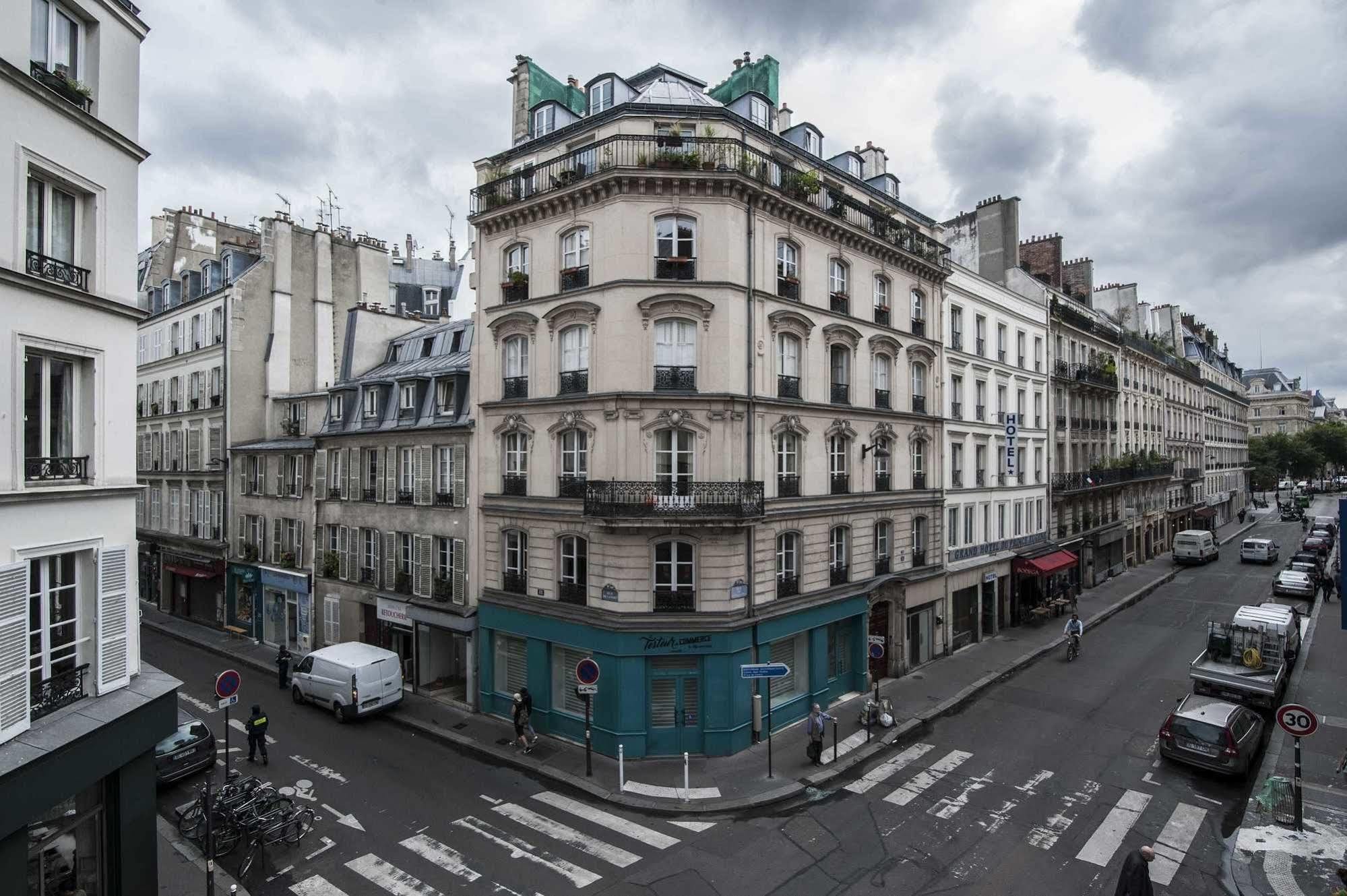 Hotel Des 3 Nations Париж Екстериор снимка