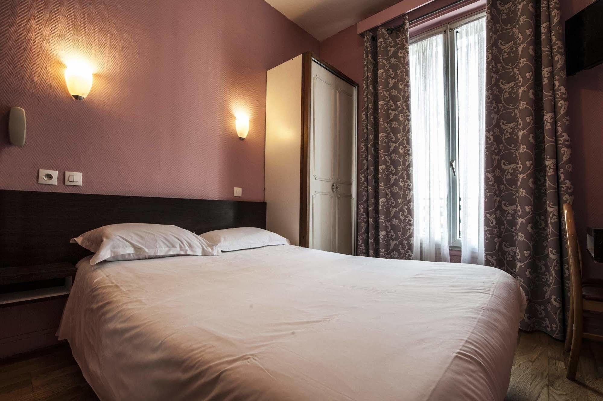 Hotel Des 3 Nations Париж Екстериор снимка