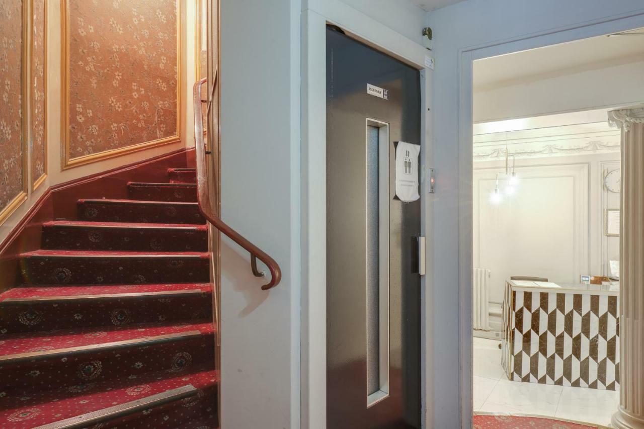 Hotel Des 3 Nations Париж Екстериор снимка
